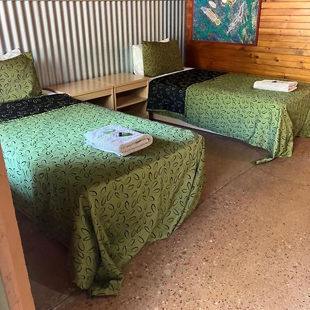 Territory Manor Motel & Caravan Park Mataranka ภายนอก รูปภาพ